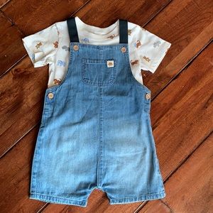 H&M toddler boy 2 piece set. Denim short overalls